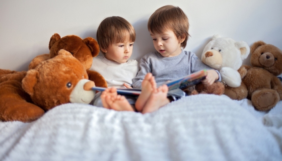 kids-reading-in-bed.jpg